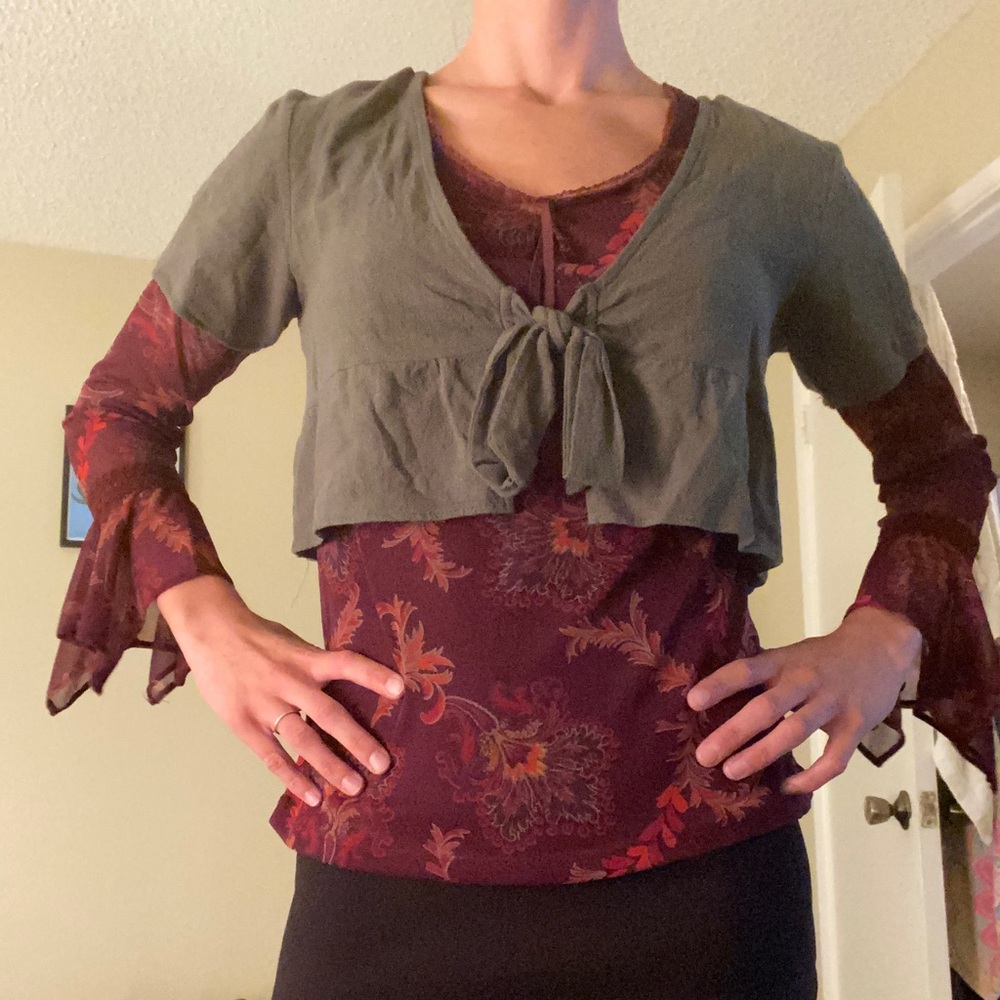 Adorable army green top!
